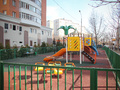 Детская площадка на территории ЖК. Фото от 27.03.2015 г.