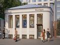 Новые ритейловые особняки строятся на первой линии Большого Толмачёвского переулка, в зоне высокого пешеходного трафика Лаврушинского переулка и Третьяковской галереи.