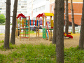 Детская площадка рядом в непосредственной близости от  ЖК. Фото от 09.06.2015 г.