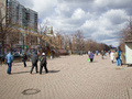 В нескольких минутах ходьбы - парк Сокольники. Фото от 10.04.2015 г.
