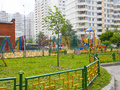 Детская площадка на территории ЖК. Фото от 23.06.2015 г.