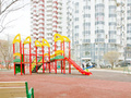 Детская площадка рядом с ЖК. Фото от 19.04.2015 г.