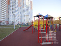 На территории комплекса расположены площадки для проведения досуга с детьми. Фото от 24.10.2014 г.