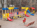 Детская площадка во дворе. Фото от 06.04.2015 г.