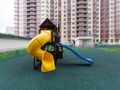 ЖК «Золотые Ворота». Детская горка на площадке. Фото от 10.07.2017 г.