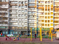 Детская площадка рядом с комплексом. Фото от 12.04.2015 г.