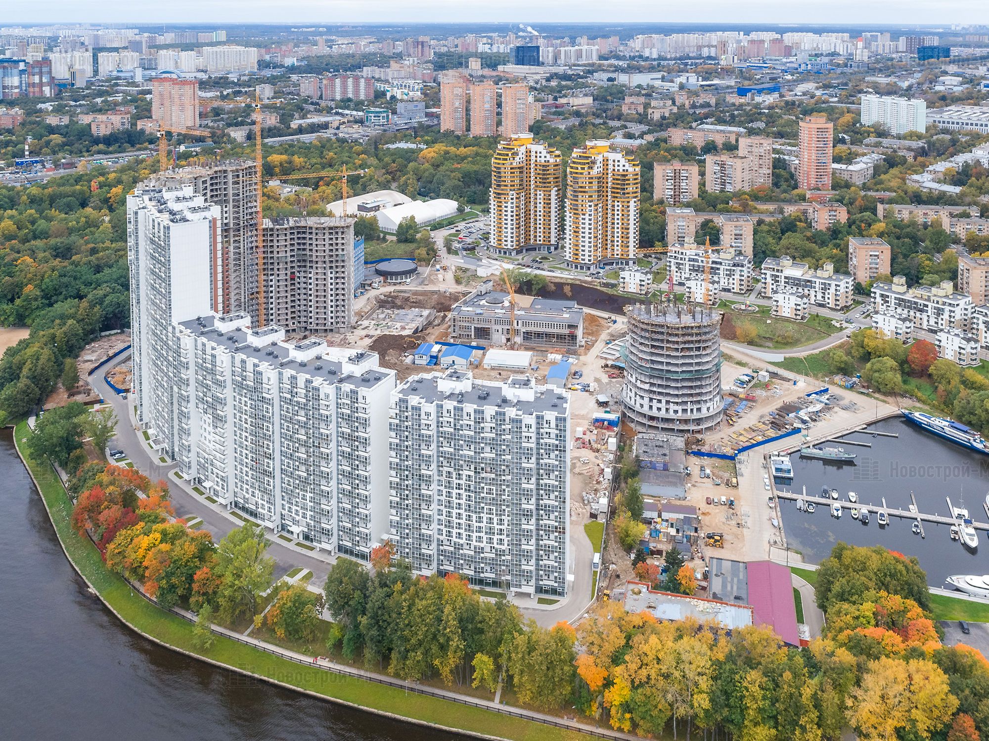 Жилые комплексы московский район. Дом Маяк Химки. ЖК Маяк Химки. Новостройка в Химках Маяк. Химки застройка.