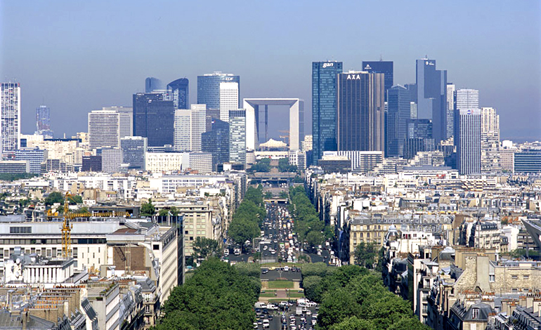 Квартал Дефанс в пригороде Парижа Квартал Дефанс в пригороде Парижа