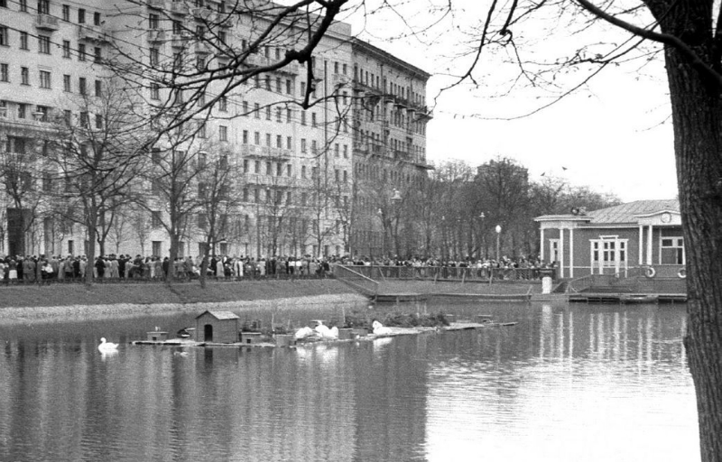 Чистые пруды