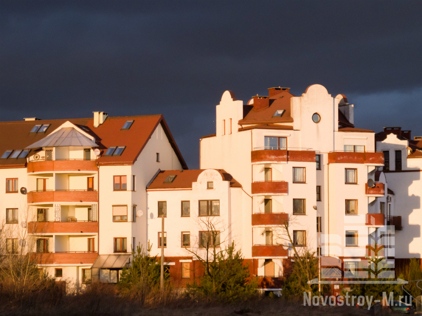 Как правило, территория малоэтажных комплексов более просторная и граничит с природными объектами Малоэтажное жилье в Подмосковье